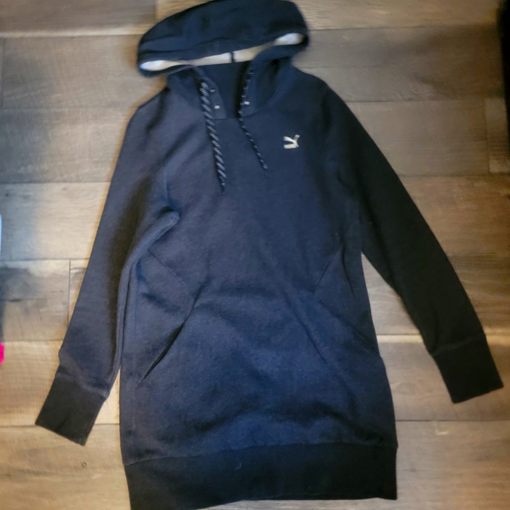 Puma pull-over hoodie, grey, size Large - fits more like a small/medium.